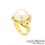 Ring aus 18-karätigem Gold mit Perlen und Diamanten