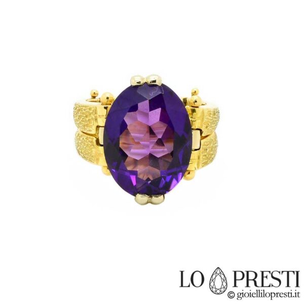 ring-with-natural-amethyst-18kt-yellow-gold-jointed-polished-hammered