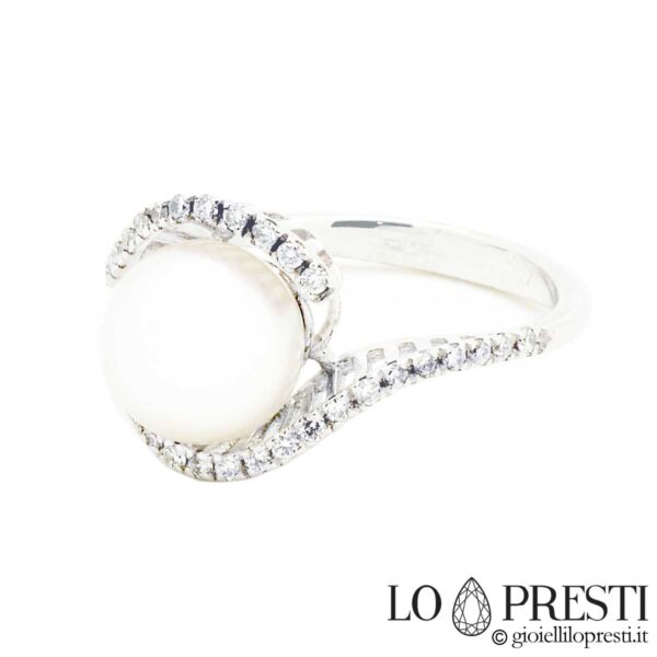 Ring-mit-japanischen-Perlen-und-Brillant-Diamanten-Weißgold