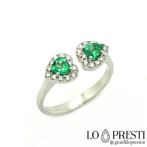 anello con smeraldo taglio cuore e diamanti brillanti oro bianco 18kt