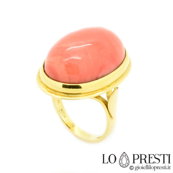 кольцо-коралл-розовый-лососевый-полированное-желтое-золото-18 карат-в английском стиле