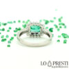 anillos con esmeralda natural de zambia y diamantes brillantes