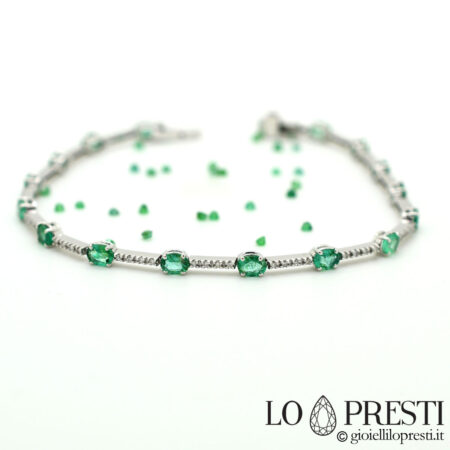 tennis bracelet na may mga esmeralda at diamante sa 18kt puting ginto