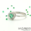 anello con smeraldo taglio cuore con diamanti brillanti