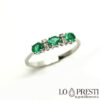 anello fedina con smeraldi oro bianco 18kt-wedding ring with 18kt white gold emeralds