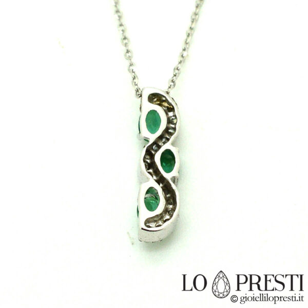 ciondolo con smeraldo e diamanti brillanti pendant with natural emerald and brilliant diamonds