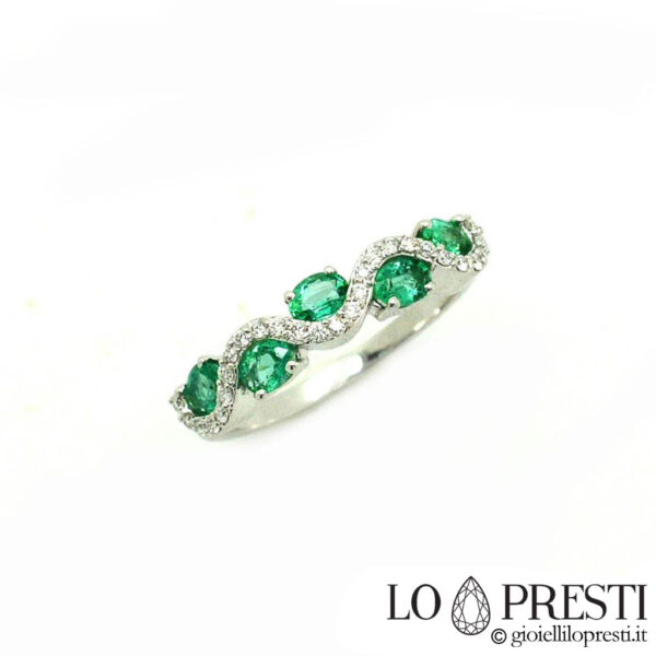 rings with emeralds, emeralds, brilliant diamonds