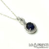 18kt white gold blue sapphire pendant necklace na may makikinang na diamante
