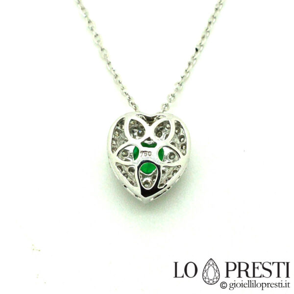 Halskette mit herzförmigem Anhänger, Smaragden und Diamanten