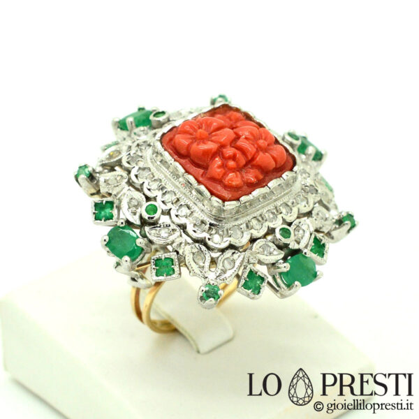 anillo vintage de oro plateado con coral rojo natural