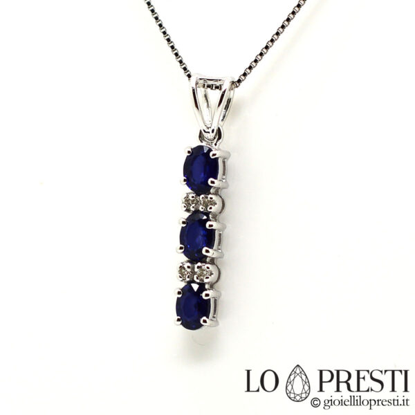 collier-pendentif-trilogie-diamants-saphirs-bleu-or-blanc 18 carats