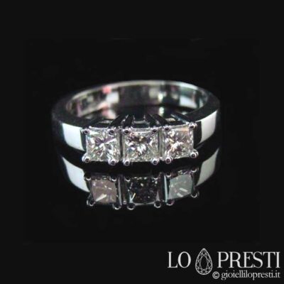 trilogy ring with princess cut 18kt white gold brilliant diamonds
