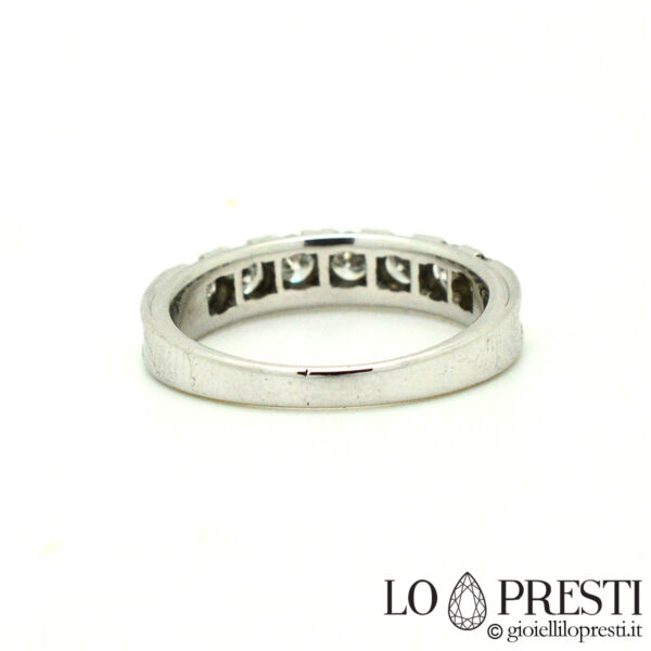 band ring with 7 brilliant diamonds in 18kt white gold