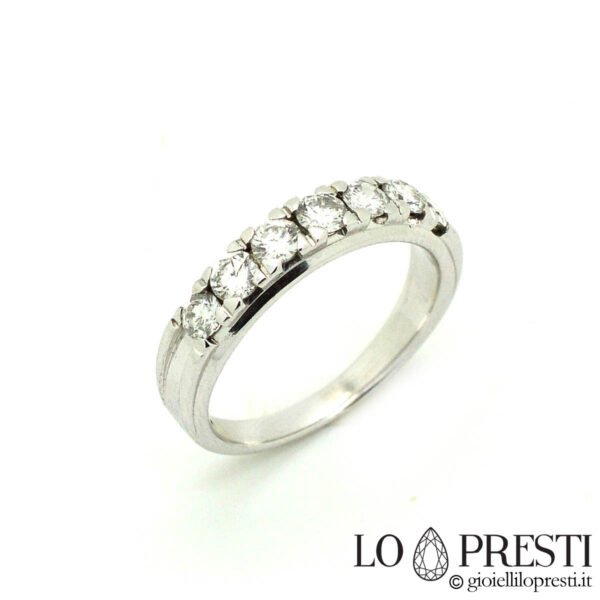 18kt white gold ring with brilliant diamonds