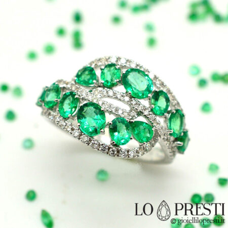 cocktail-ring-with-two-bands-emeralds-natural-diamonds-18kt-white-gold