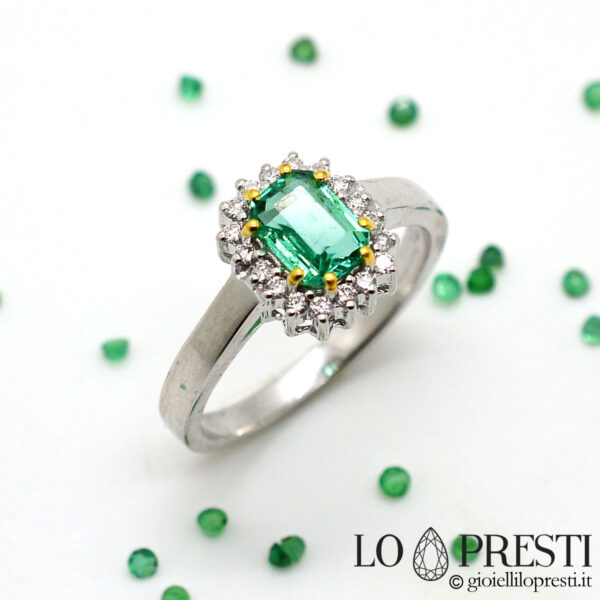 anello con smeraldo e diamanti oro bianco 18kt anello eternity