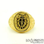 anillo-sello-escudo-ovalado-oro-con-grabado-escudo-anillos personalizados para hombre y mujer
