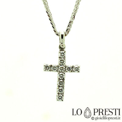 croix classique avec des diamants baptême de naissance