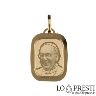 pendentif médaille du pape francis