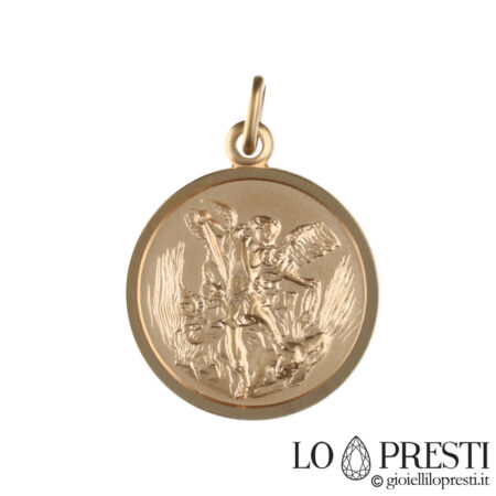 Saint Michael pendant in 18 kt yellow gold