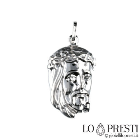medal with Christ 18 kt white gold