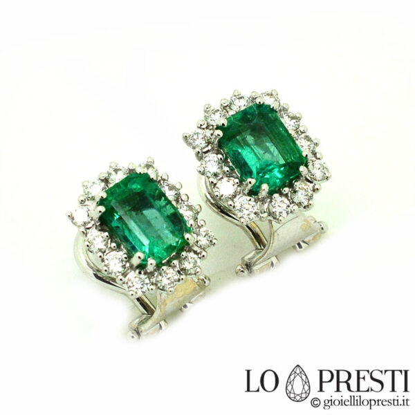 18kt natural emerald earrings
