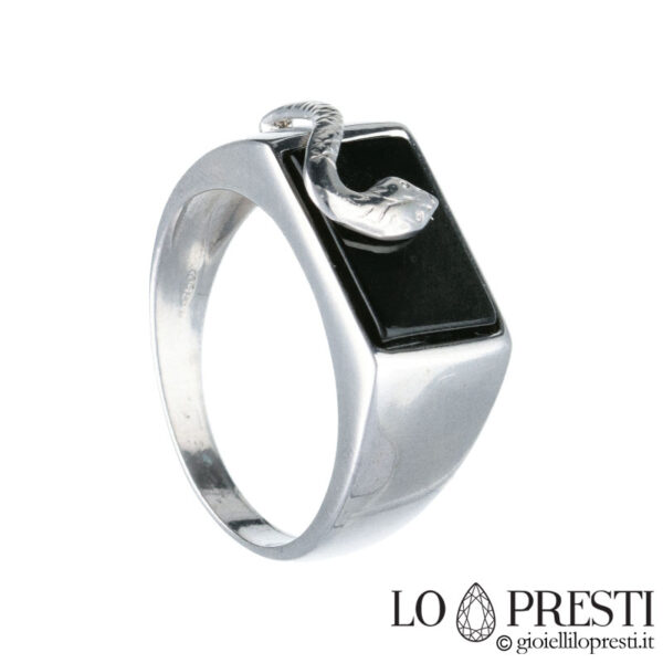 Men's ring with 18kt white gold onyx