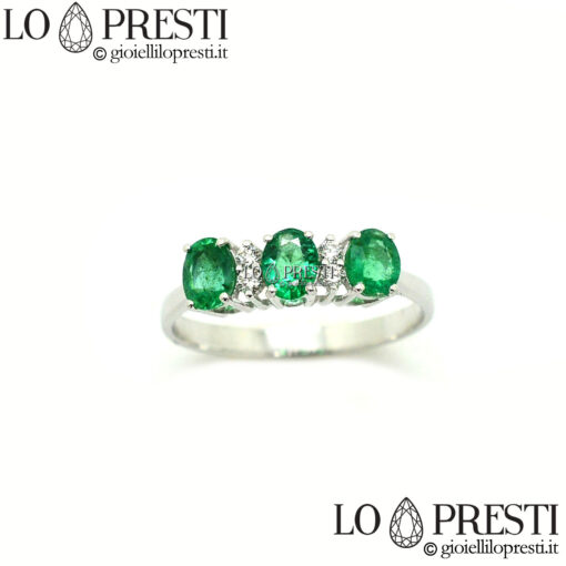 anello trilogy con smeraldo naturale diamanti oro bianco 18kt trilogy con pietre preziose