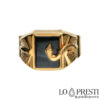 Men's ring with 18kt yellow gold onyx