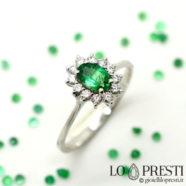 woman-ring-with-emerald-and-brilliant-diamonds-gold