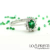 women's-gift-ring-with-emerald-and-brilliant-diamonds-gold