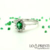 anello-donna-smeraldo-ovale-diamanti-oro-bianco-18kt