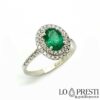 Oferta de descuento anillo de eternidad con esmeralda natural y diamantes brillantes