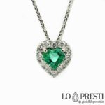 Collar y colgante con esmeralda natural talla corazón y diamantes talla brillante, certificado de garantía y caja de regalo.