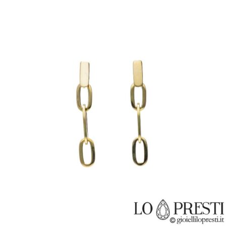 Chain link pendant earrings sa 18kt yellow gold, pulidong finish, snap closure.