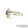 Anello elegante e raffinato con Zaffiro naturale e diamanti taglio brillante,lavorazione ricercata per risaltare al meglio le gemme.
