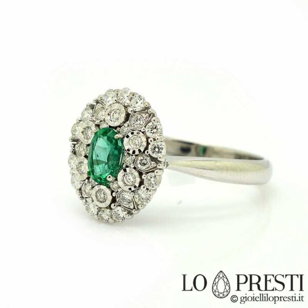 Женское кольцо с натуральным изумрудом овальной огранки и бриллиантами, юбилей, вечность, день рождения, любовь.