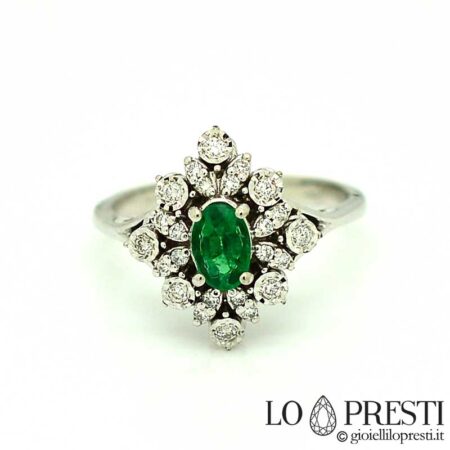 Ring with natural emerald and brilliant cut diamonds for anniversary, engagement or simply to remember an important moment.