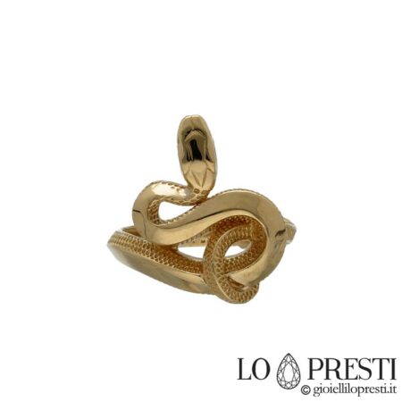 Anello serpente in oro giallo 18kt lavorazione ricercata per questo oggetto di design. Certificato di garanzia a vita. Crea personalizza il tuo anello invia un'immagine o comunica la tua idea.