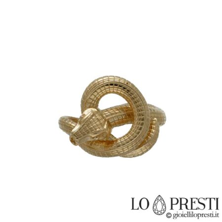 Anillo serpiente de oro amarillo de 18 quilates, elaboración refinada para este objeto de diseño. Certificado de garantía de por vida. Crea, personaliza tu anillo, envía una imagen o comunica tu idea.