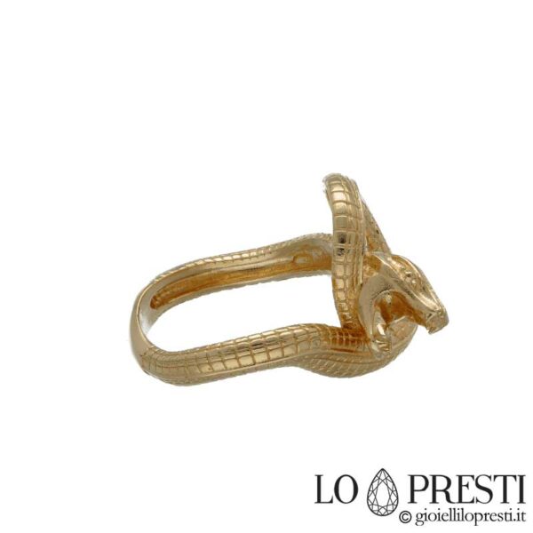Кольцо «Змея», желтое золото 18 карат, изысканное исполнение для этого предмета дизайна. Сертификат пожизненной гарантии. Создайте персонализированное кольцо, отправьте изображение или поделитесь своей идеей.