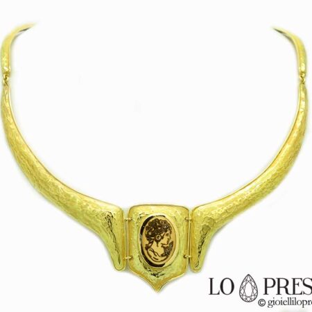 Handcrafted women's necklace in full 18 kt yellow gold with central design of a woman's face, unique handcrafted product