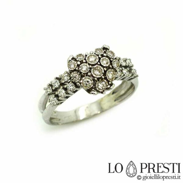 Bague Eternity au design moderne en forme de cœur avec diamants naturels taille brillant en or blanc 18 carats. Certificat de garantie et coffret cadeau.