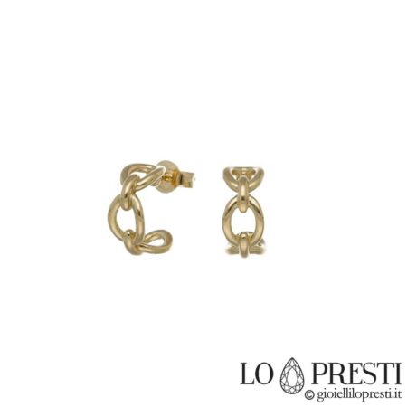 Women's groumette mesh earrings in 18 kt yellow gold, closure made up of pin and butterflies. Certificate of guarantee and gift box.