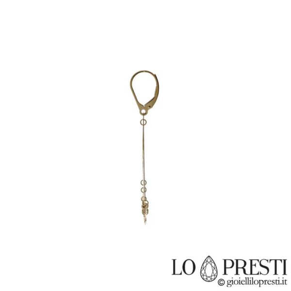 Boucles d'oreilles pendantes fantaisie brodées en or jaune 18 carats avec fermoir levier, certificat de garantie et coffret cadeau.