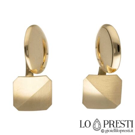 18kt yellow gold cufflinks with satin finish, customizable through engraving. Certificate of guarantee and gift box.