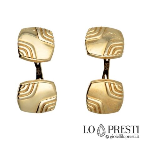 Cufflinks in 18kt yellow gold with a particular design, customizable through engraving. Certificate of guarantee and gift box.