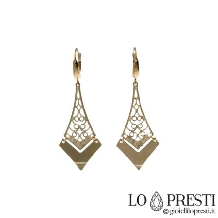 Fantasy pendant earrings embroidered in 18kt yellow gold with lever backing. Certificate of guarantee and gift box.