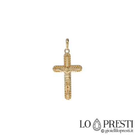Cruz em ouro amarelo 18kt, acabamento polido, símbolo religioso adequado para presente de batismo,