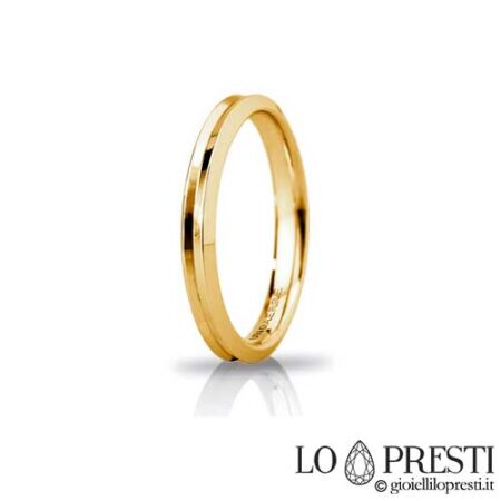Unoaerre wedding ring slim crown model in 18kt white or yellow gold suitable for engagement, anniversary or wedding. Certificate of guarantee and gift box.